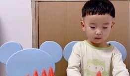 憨妹喜欢吃瓜,甜蜜滋味，欢乐无限