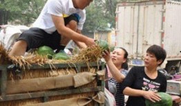 太和县盲人吃瓜,感受生活美好，共享人间烟火