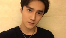 吃瓜中心打台球,欢乐无限