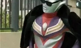 奥特曼吃小蜜瓜视频,奥特曼与甜蜜蜜瓜的欢乐时光