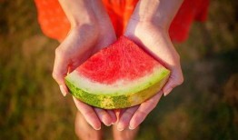 非雨吃瓜,一场别开生面的夏日盛宴