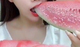 吃瓜嘣脆的声,尽享吃瓜乐趣