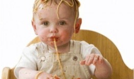 魏县吃瓜孩子,揭秘农村孩子的快乐生活