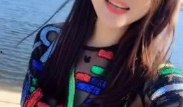 吃瓜黑衣小姐姐