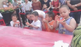 帅气吃瓜群众图片,帅气吃瓜群众，揭秘娱乐圈幕后趣闻