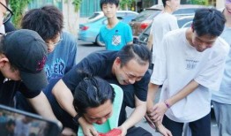 黄老师吃瓜场面,趣味横生，瓜香四溢