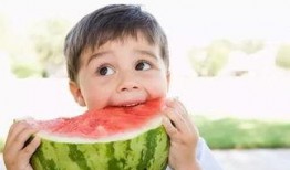 下午吃瓜吐舌视频,吐舌瞬间，笑点满满