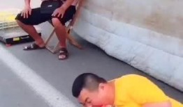 小胖子吃瓜直播间